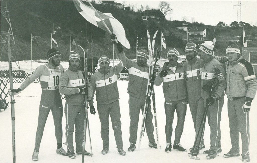 Suomen joukkueen hiihtäjiä Innsbruckissa 1984.